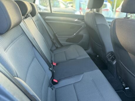 Volkswagen Golf 1.6 TDI BlueMotion Tech SE Euro 5 (s/s) 5dr 6