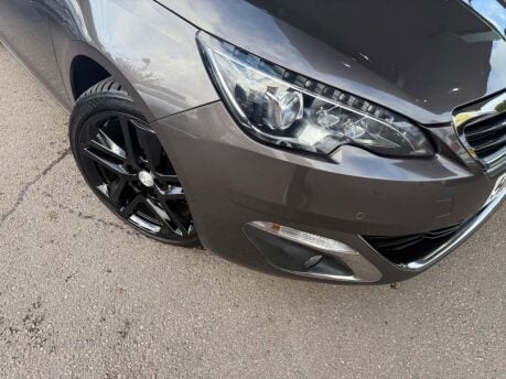 Peugeot 308 1.6 e-HDi Feline Euro 5 (s/s) 5dr 11