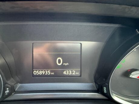 Peugeot 308 1.6 e-HDi Feline Euro 5 (s/s) 5dr 28