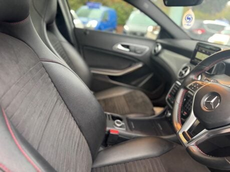 Mercedes-Benz GLA 2.1 GLA220 CDI AMG Line 7G-DCT 4MATIC Euro 6 (s/s) 5dr 26