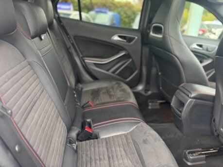 Mercedes-Benz GLA 2.1 GLA220 CDI AMG Line 7G-DCT 4MATIC Euro 6 (s/s) 5dr 28