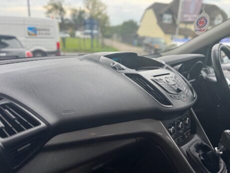 Ford Kuga 2.0 TDCi Zetec 2WD Euro 5 5dr 29