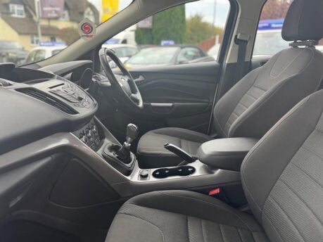 Ford Kuga 2.0 TDCi Zetec 2WD Euro 5 5dr 28