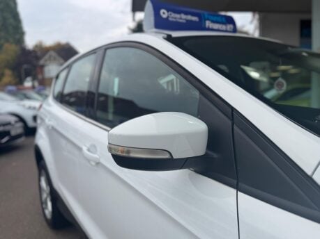 Ford Kuga 2.0 TDCi Zetec 2WD Euro 5 5dr 13