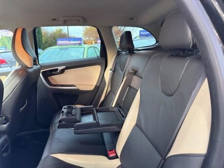 Volvo XC60 2.4 D5 R-Design Geartronic AWD Euro 5 5dr 25