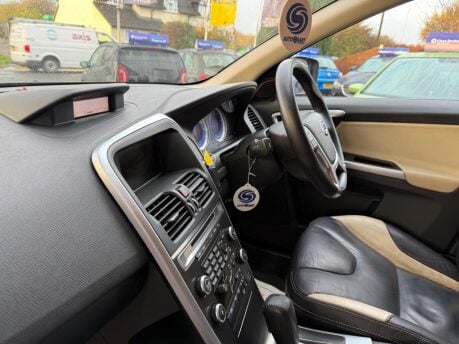 Volvo XC60 2.4 D5 R-Design Geartronic AWD Euro 5 5dr 17