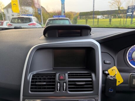 Volvo XC60 2.4 D5 R-Design Geartronic AWD Euro 5 5dr 42