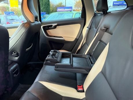 Volvo XC60 2.4 D5 R-Design Geartronic AWD Euro 5 5dr 21