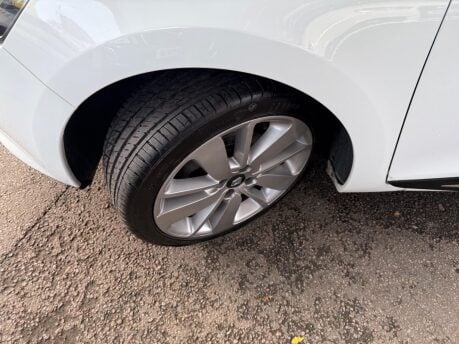 Renault Clio 1.5 dCi Dynamique S Nav Euro 6 (s/s) 5dr 27