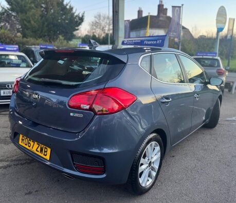 Kia Ceed 1.6 CRDi 2 DCT Euro 6 (s/s) 5dr 7