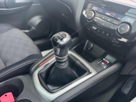 Nissan Qashqai 1.5 dCi N-Connecta 2WD Euro 6 (s/s) 5dr 24