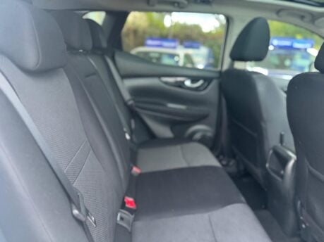 Nissan Qashqai 1.5 dCi N-Connecta 2WD Euro 6 (s/s) 5dr 28