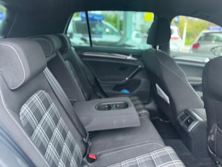 Volkswagen Golf 2.0 TDI BlueMotion Tech GTD Euro 6 (s/s) 5dr 6