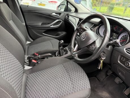 Vauxhall Astra 1.6 CDTi ecoTEC BlueInjection Energy Euro 6 5dr 9