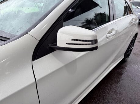 Mercedes-Benz A Class 1.5 A180d AMG Line Euro 6 (s/s) 5dr 28