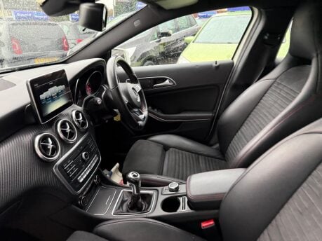 Mercedes-Benz A Class 1.5 A180d AMG Line Euro 6 (s/s) 5dr 32