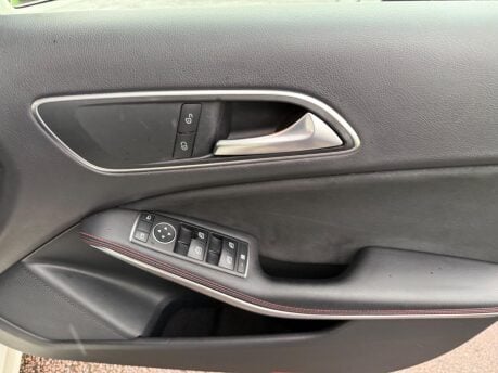 Mercedes-Benz A Class 1.5 A180d AMG Line Euro 6 (s/s) 5dr 23