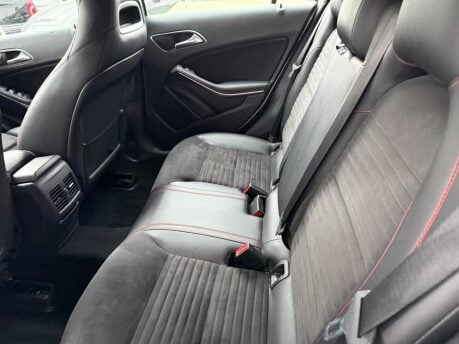 Mercedes-Benz A Class 1.5 A180d AMG Line Euro 6 (s/s) 5dr 39