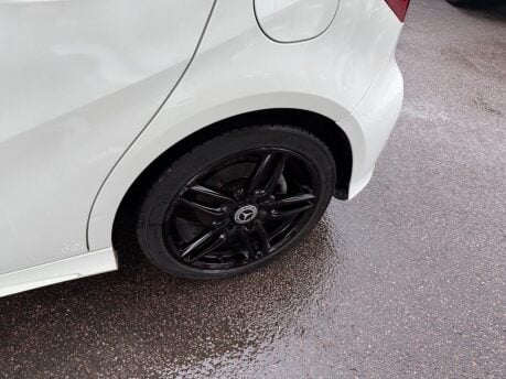 Mercedes-Benz A Class 1.5 A180d AMG Line Euro 6 (s/s) 5dr 24