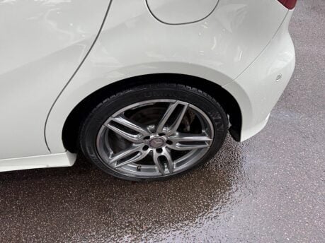 Mercedes-Benz A Class 1.5 A180d AMG Line (Premium) 7G-DCT Euro 6 (s/s) 5dr 24