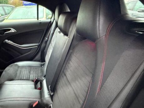 Mercedes-Benz A Class 1.5 A180d AMG Line (Premium) 7G-DCT Euro 6 (s/s) 5dr 35