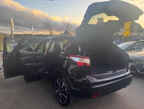 Nissan Qashqai 1.6 dCi Tekna 4WD Euro 6 (s/s) 5dr 34