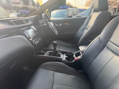 Nissan Qashqai 1.6 dCi Tekna 4WD Euro 6 (s/s) 5dr 31