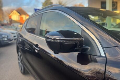 Nissan Qashqai 1.6 dCi Tekna 4WD Euro 6 (s/s) 5dr 13