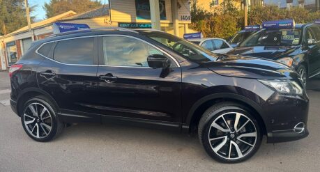 Nissan Qashqai 1.6 dCi Tekna 4WD Euro 6 (s/s) 5dr 8
