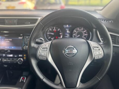 Nissan Qashqai 1.6 dCi Tekna 4WD Euro 6 (s/s) 5dr 22