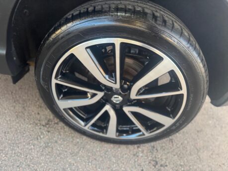 Nissan Qashqai 1.6 dCi Tekna 4WD Euro 6 (s/s) 5dr 14