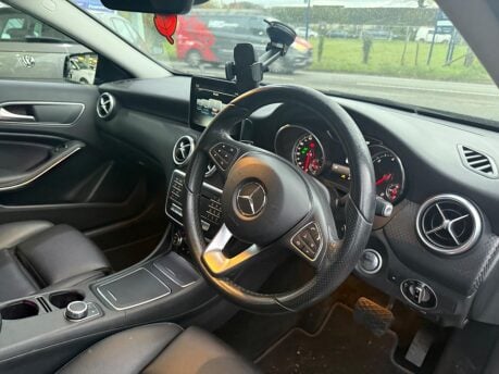 Mercedes-Benz A Class 1.5 A180d Sport (Premium) 7G-DCT Euro 6 (s/s) 5dr 11