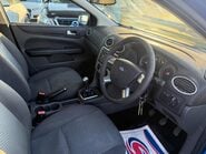 Ford Focus 1.6 LX 5dr 11