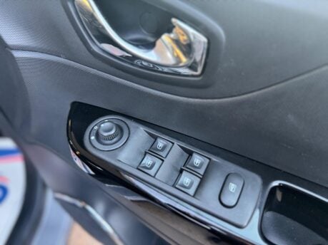 Renault Captur 0.9 TCe ENERGY Dynamique MediaNav Euro 5 (s/s) 5dr 19