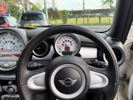 Mini Convertible 1.6 Cooper Euro 5 2dr 35