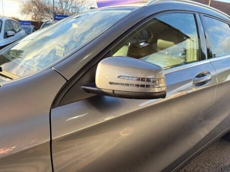 Mercedes-Benz GLA 2.1 GLA200d Sport Euro 6 (s/s) 5dr 34