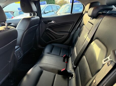 Mercedes-Benz GLA 2.1 GLA200d Sport Euro 6 (s/s) 5dr 25