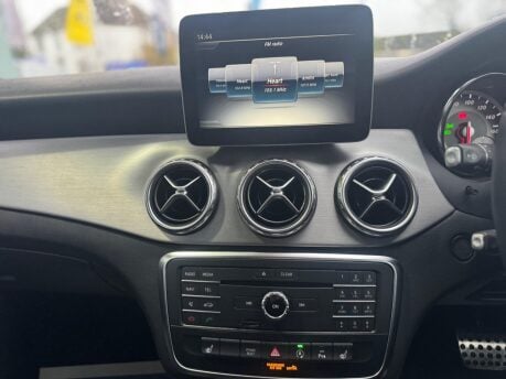 Mercedes-Benz GLA 2.1 GLA200d AMG Line (Premium) 7G-DCT Euro 6 (s/s) 5dr 22