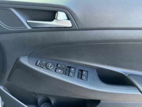 Hyundai TUCSON 1.7 CRDi Blue Drive Premium SE DCT Euro 6 (s/s) 5dr 12