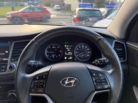 Hyundai TUCSON 1.7 CRDi Blue Drive Premium SE DCT Euro 6 (s/s) 5dr 17