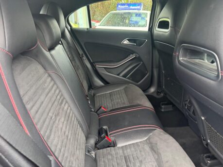 Mercedes-Benz A Class 1.5 A180d AMG Line (Executive) 7G-DCT Euro 6 (s/s) 5dr 27