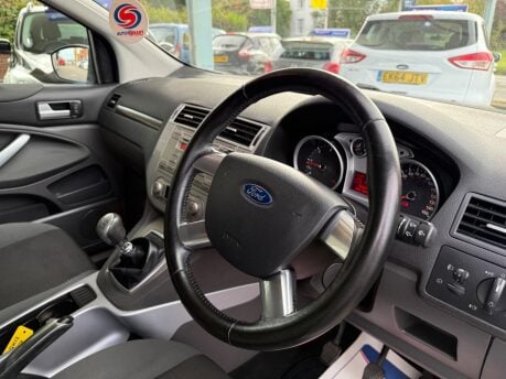 Ford Kuga 2.0 TDCi Zetec 2WD Euro 5 5dr 31