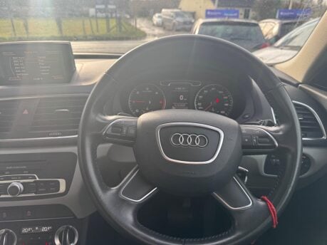 Audi Q3 2.0 TDI SE S Tronic quattro Euro 5 (s/s) 5dr 9