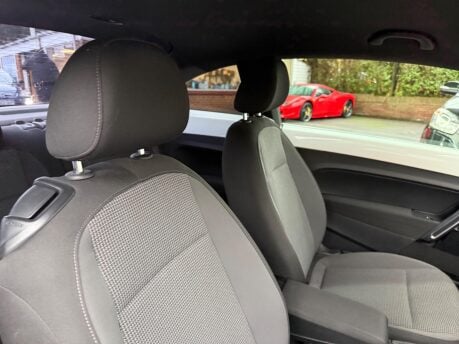 Volkswagen Beetle 1.2 TSI Design DSG Euro 5 3dr 23