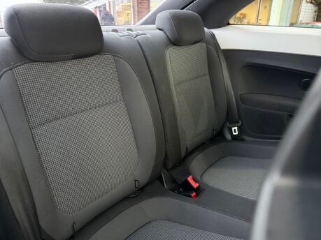 Volkswagen Beetle 1.2 TSI Design DSG Euro 5 3dr 24