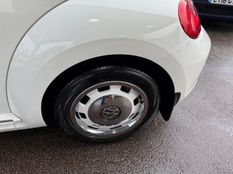 Volkswagen Beetle 1.2 TSI Design DSG Euro 5 3dr 27