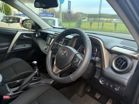 Toyota Rav4 2.0 D-4D Icon 4WD Euro 5 (s/s) 5dr 9