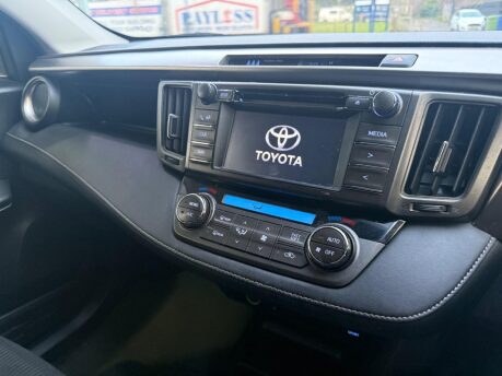 Toyota Rav4 2.0 D-4D Icon 4WD Euro 5 (s/s) 5dr 8