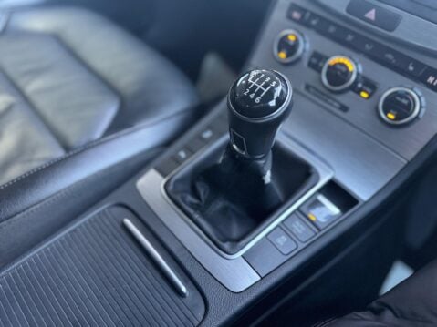 Volkswagen Passat 2.0 TDI BlueMotion Tech Executive Euro 5 (s/s) 5dr 22