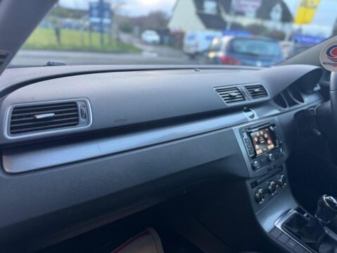 Volkswagen Passat 2.0 TDI BlueMotion Tech Executive Euro 5 (s/s) 5dr 30
